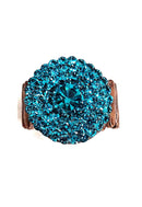 Anel Atalia redondo com pedras blue zircon