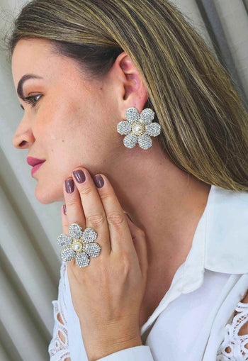 Anel de flor Bahamas com strass cristal e perola banhado no dourado