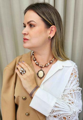 Brinco Absoluta Vintage com strass smoked topaz
