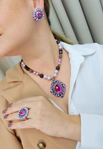 Colar Camarote de bolas lilas e pingente luxo com pink