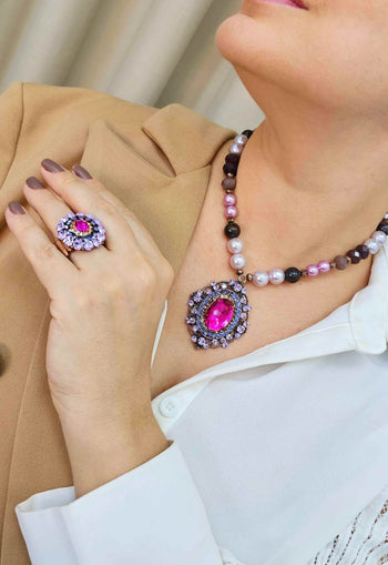 Colar Camarote de bolas lilas e pingente luxo com pink