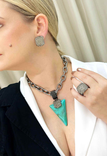 Brinco Dulce com pedras black diamond banhado no grafite