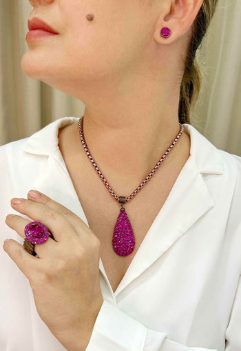 Colar Alure de gota fucsia banhado no vintage