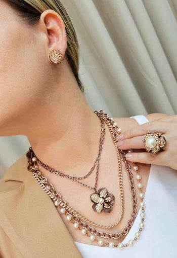 Brinco Beteia redondo com stras light peach