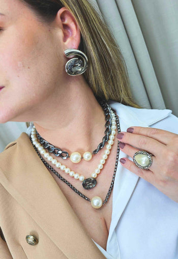 Brinco Única de metal com pedra oval black diamond banhado no prata