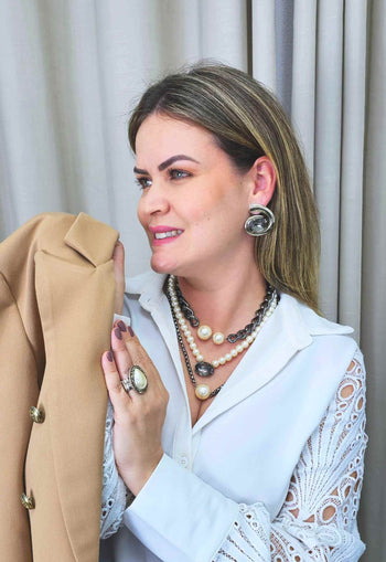 Brinco Única de metal com pedra oval black diamond banhado no prata