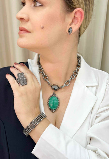 Brinco Luma classic com strass hematite banhado no onix