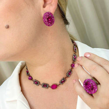Colar choker Rosana vintage com pedras fucsia e hematite