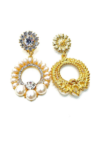 Brinco Kaila Glam com pérolas e strass cristal banhado no dourado