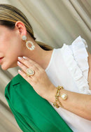 Brinco Kaila Glam com pérolas e strass cristal banhado no dourado