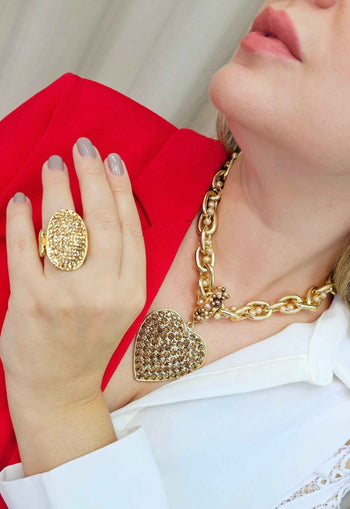 Colar Vip com maxi pingente de coração dourado e perolas