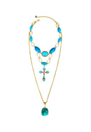 Mix de colares Brisa Tropical com crucifixo e pedras turquesas e coral banhado no dourado