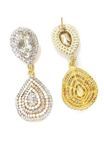 Brinco Eli Glam com gota de strass banhado no dourado