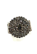Anel Irresistível redondo com pedras black diamond banhado no prata