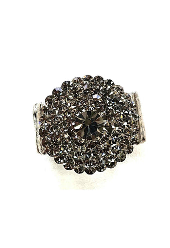 Anel Irresistível redondo com pedras black diamond banhado no prata
