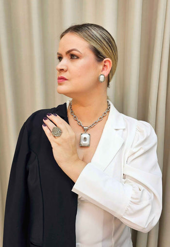 Brinco Encantadora prata com pedra esmaltada