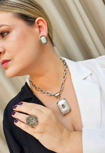 Brinco Encantadora prata com pedra esmaltada