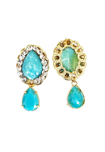 Brinco Julieta dourado com gotas e pedras azuis e strass cristal