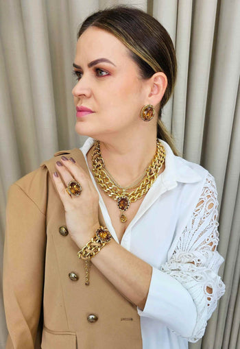 Colar Helena Gold com pedras e correntes douradas