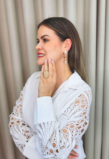 Brinco Sofie de franjas douradas e pedras light peach