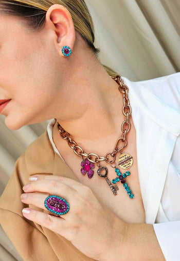 Brinco Marília Doralice pequeno com pedras coloridas