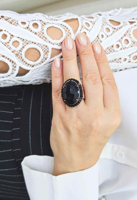 Anel Sucesso vintage oval com pedras pretas