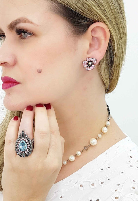 Brinco Bessie de flor rosa com perolas