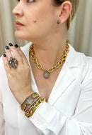 Pulseira Emma glam de elos dourados courinho e pedra opal