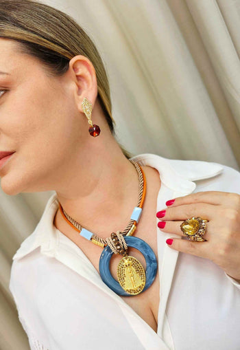 Brinco Francisca com strass e castanha marrom