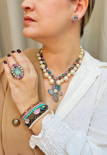 Brinco Vick rosa azul e black diamond banhado no grafite