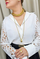Colar Evelin com mix de correntes e bola dourada