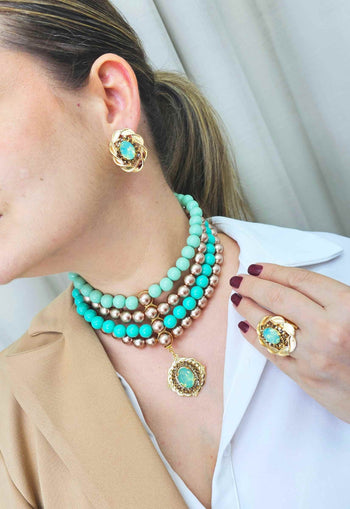 Brinco Veridiana de pedras marrons e verde-água banhado no dourado