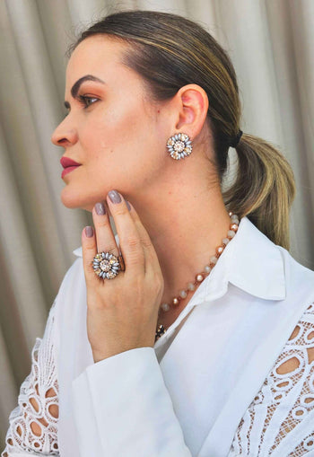 Anel Sagrado com perolas e strass peach banhado no vintage