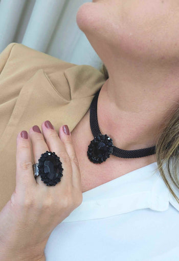 Choker Aurélia Jet com pedra oval preta e Strass Jet