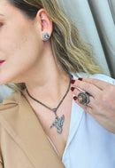 Colar Beija Flor onix com veneziana e strass black diamond cristal e hematite