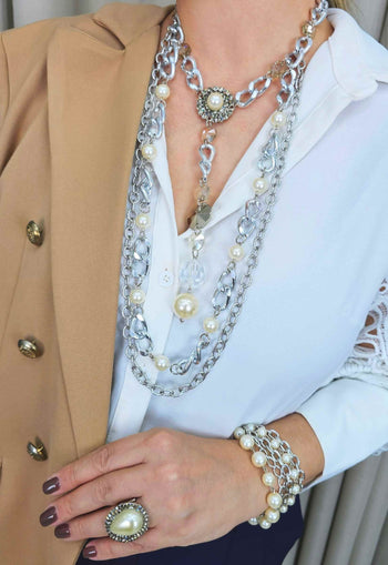 Colar Contemporâneo silver com perolas e pedras black diamond