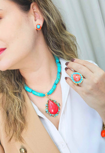 Brinco Brisa Tropical com pedras turquesas e coral banhado no dourado