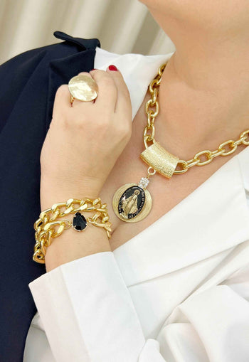 Pulseira Vicenza de elos dourado com pedra preta