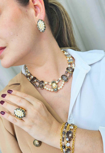 Colar Nobreza Classic com pingentes perolas e pedras black diamond