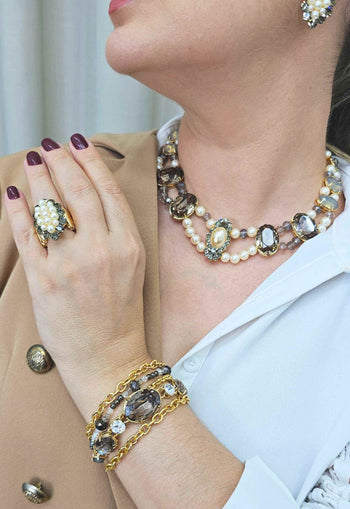 Colar Nobreza Classic com pingentes perolas e pedras black diamond