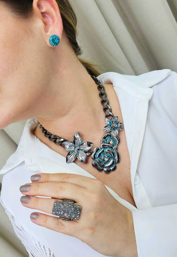 Colar Fulgor de flores e pedras indicolite banhado no onix