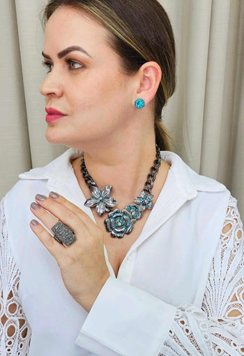 Colar Fulgor de flores e pedras indicolite banhado no onix