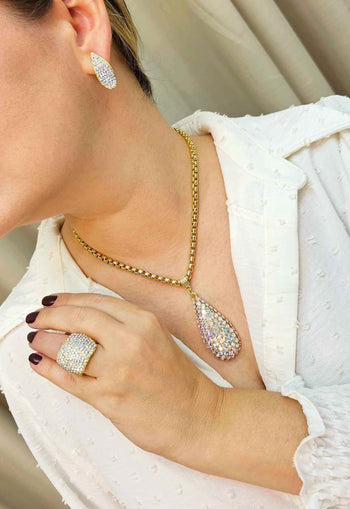 Colar Alure de gota furta cor banhado no dourado