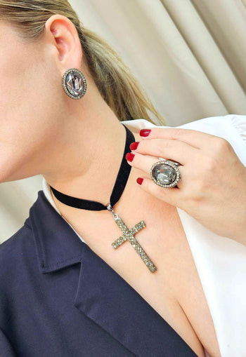 Brinco Lumi com pedras black diamond banhado no grafite