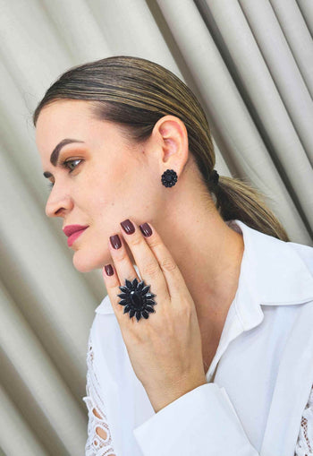 Anel Lorenza black com pedras banhado no onix