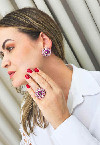 Anel Madeline redondo com pedras rosa banhado no vintage