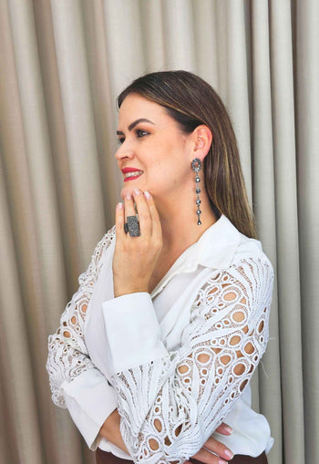 Brinco Luna Belle comprido com pedras hematite