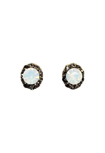 Brinco Celestina oval com pedras black diamond e opal banhado no ouro velho