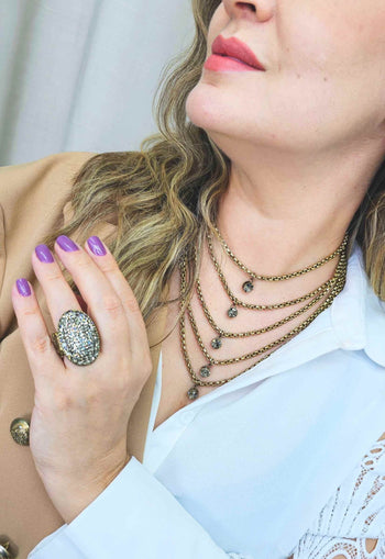 Colar Suzana de veneziana ouro velho e pedras black diamond