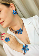 Brinco Wanda Vintage de flor esmaltada em azul